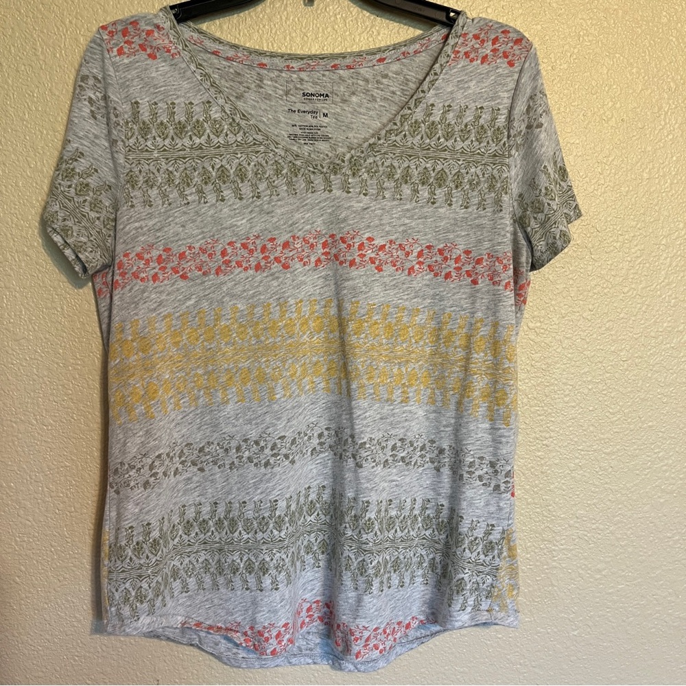Sonoma Women’s M Light Gray w/ Multicolored Floral Stripes Short Sleeve Tee